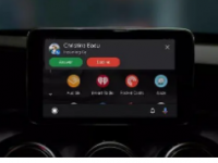 谷歌发布新的AndroidAuto具有改进的设计数字车钥匙支持和集成的WhatsApp调用