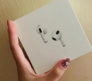 苹果AirPods3是一款出色的小耳机拥有苹果的所有魔力